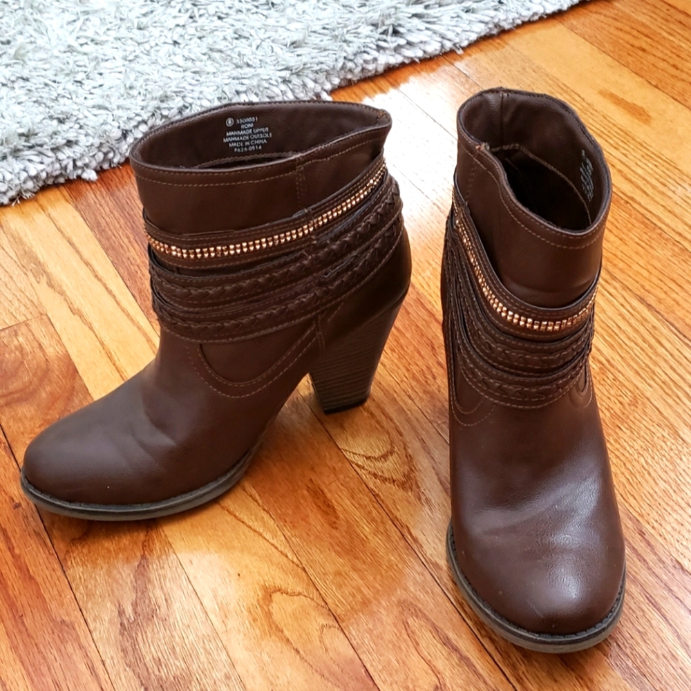 Massini Ankle Booties